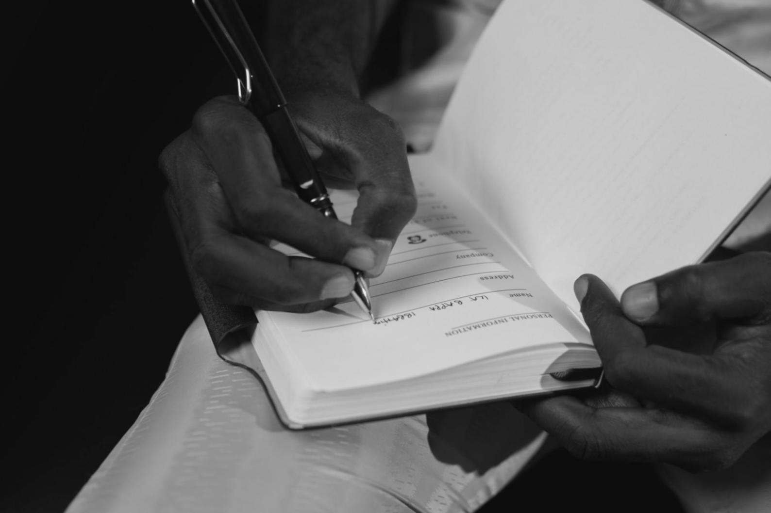Materiali di studio e documenti contrattuali per formazione giuridica